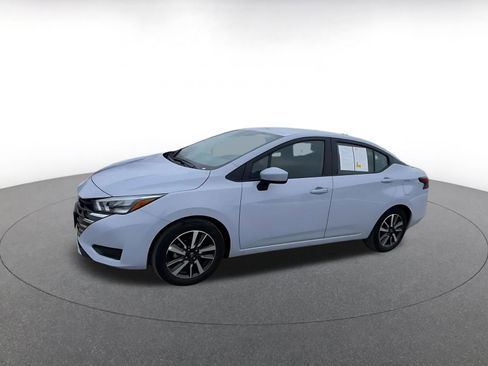 Used 2025 Nissan Versa SV image 8