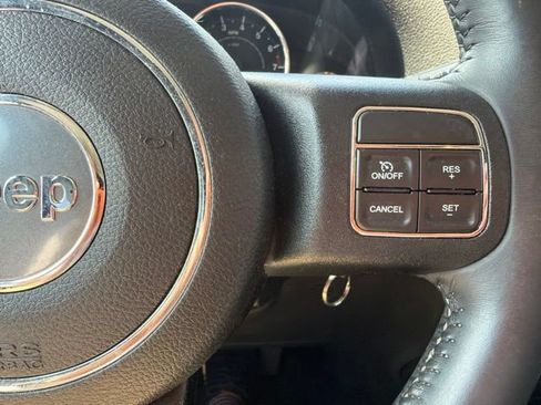 Used 2017 Jeep Wrangler Unlimited Sahara w/ Dual Top Group AWD/4WD image 12