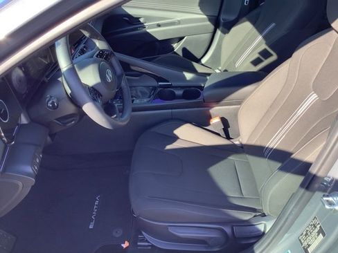 Certified 2025 Hyundai Elantra SEL image 12