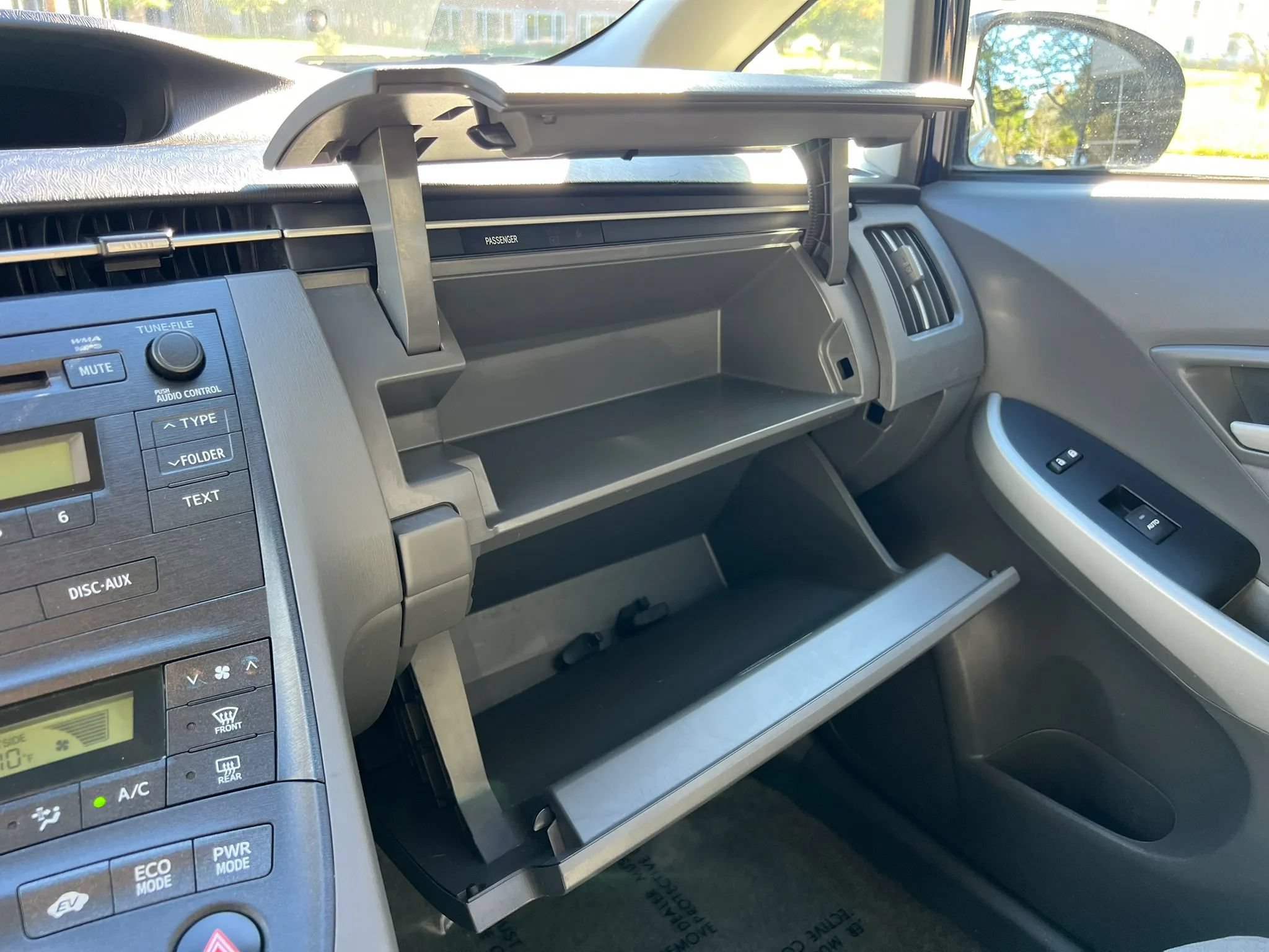 Used 2010 Toyota Prius Five FWD image 26