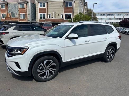 Used 2023 Volkswagen Atlas SEL AWD/4WD image 3