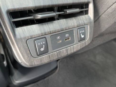 Used 2023 Nissan Ariya FWD image 15