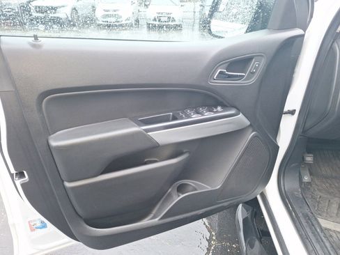 Used 2017 Chevrolet Colorado LT w/ LT Convenience Package image 9