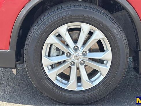 Used 2015 Nissan Rogue SV w/ SV Premium Package image 37