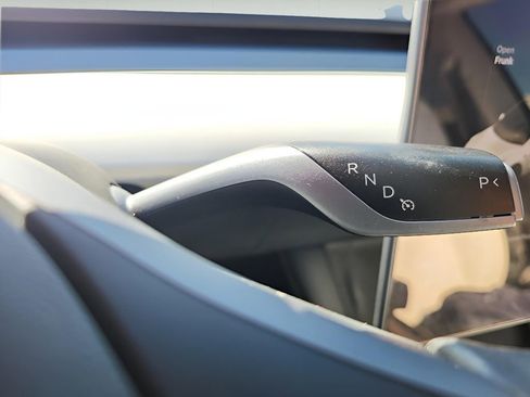 Used 2022 Tesla Model 3 Standard Range image 31