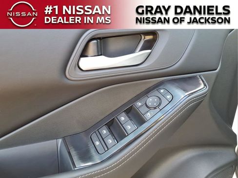 New 2026 Nissan Rogue SV FWD image 12