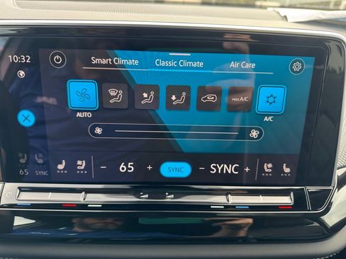 New 2026 Volkswagen Atlas Cross Sport SEL Premium R-Line image 18