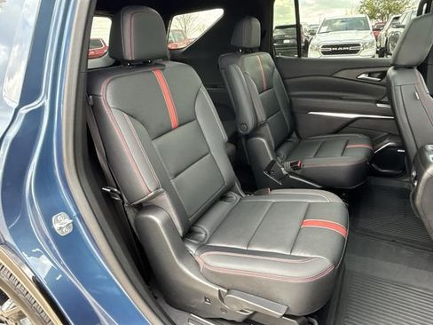 Certified 2025 Chevrolet Traverse RS image 30