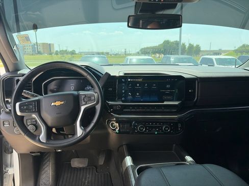 Used 2024 Chevrolet Silverado 2500 LTZ w/ LTZ Convenience Package AWD/4WD image 31