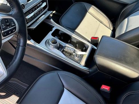 Certified 2022 Ford Explorer XLT w/ Equipment Group 202A image 15