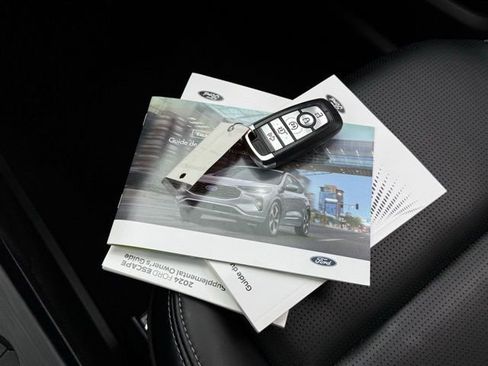 Used 2024 Ford Escape Platinum image 5