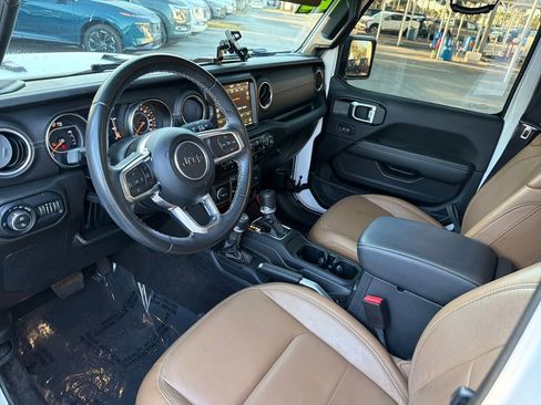 Used 2022 Jeep Gladiator Overland w/ Popular Equipment Package image 14