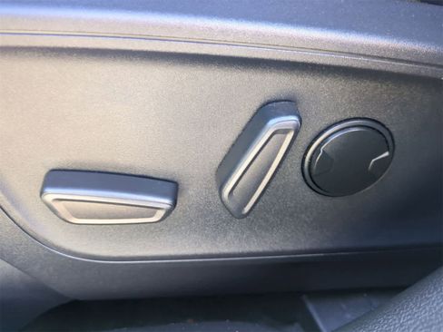 Used 2025 Ford Escape ST-Line image 18