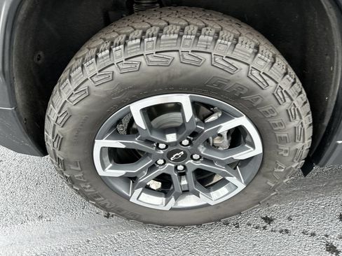 Used 2026 Chevrolet Equinox ACTIV w/ Convenience Package III AWD/4WD image 9