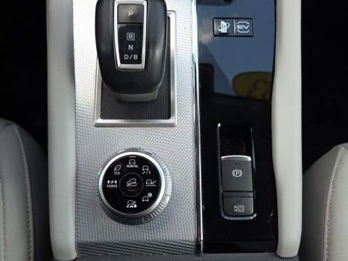 Used 2023 Mitsubishi Outlander SEL AWD/4WD image 19