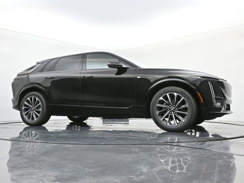 New 2025 Cadillac Lyriq Sport w/ LPO, Floor Liner Package image 21