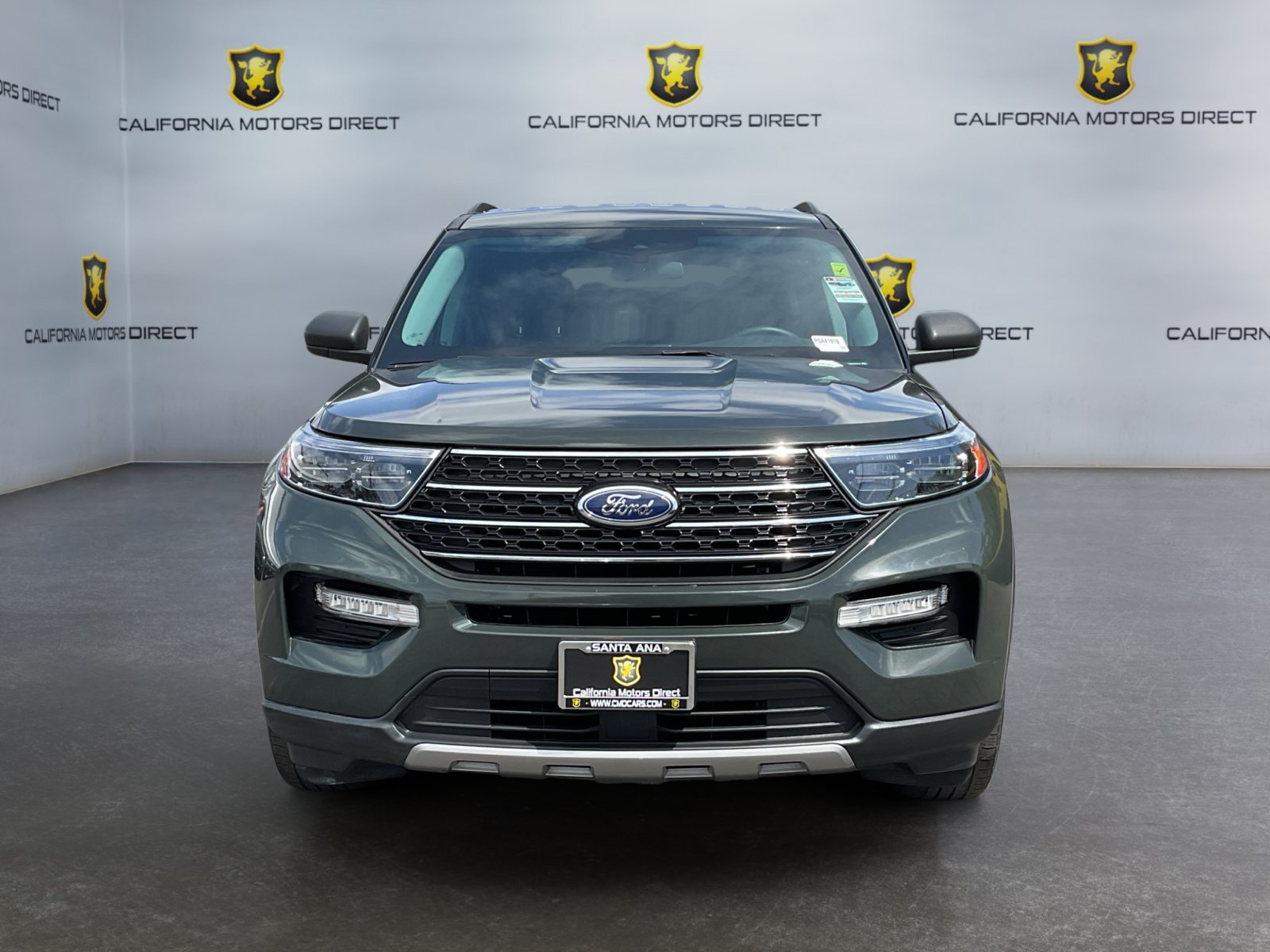 Used 2023 Ford Explorer XLT w/ Equipment Group 202A RWD image 2