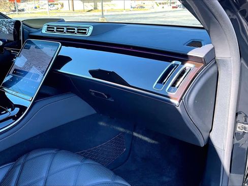 Certified 2024 Mercedes-Benz Maybach S 580 4MATIC image 19