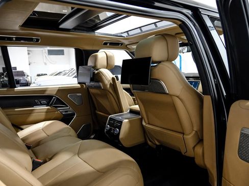 Used 2024 Land Rover Range Rover Long Wheelbase Autobiography AWD/4WD image 31