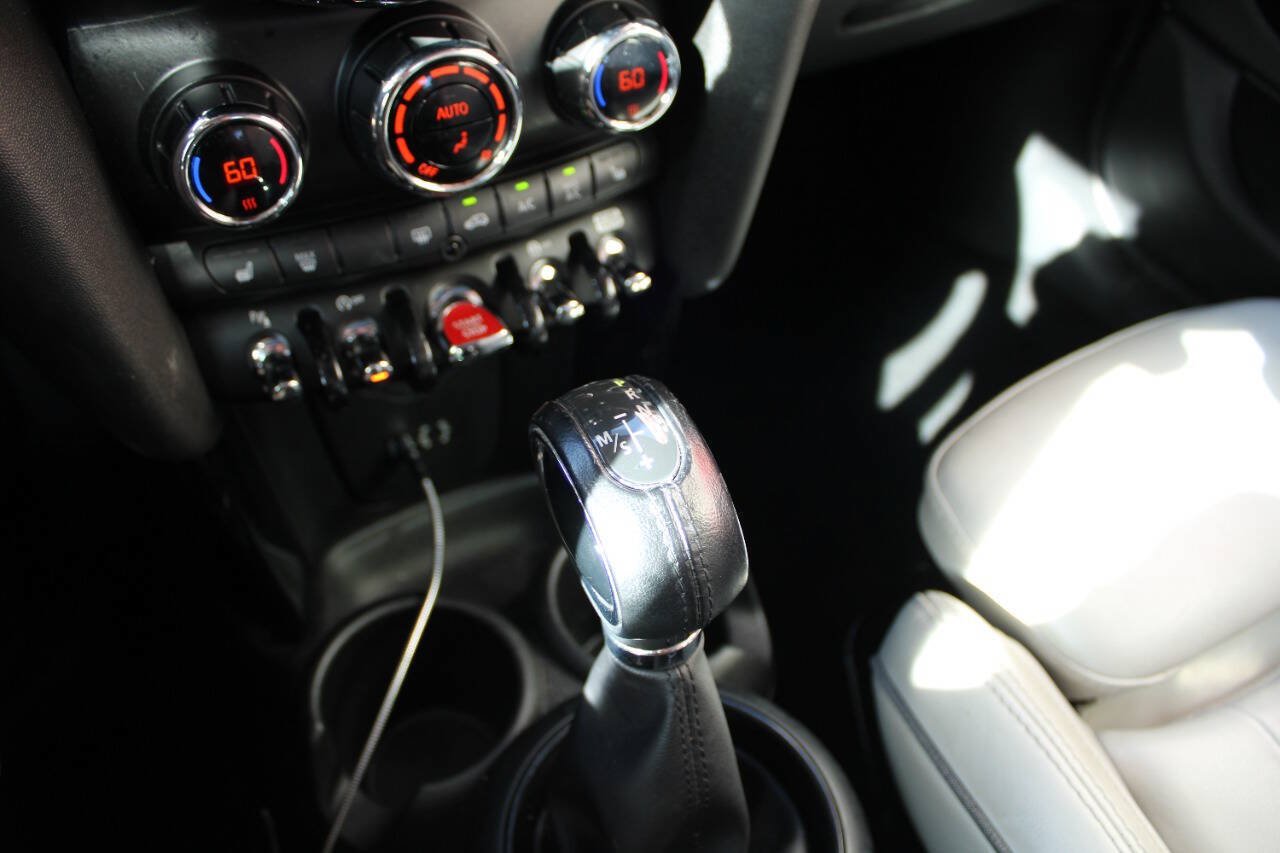 Used 2018 MINI Cooper S FWD image 18