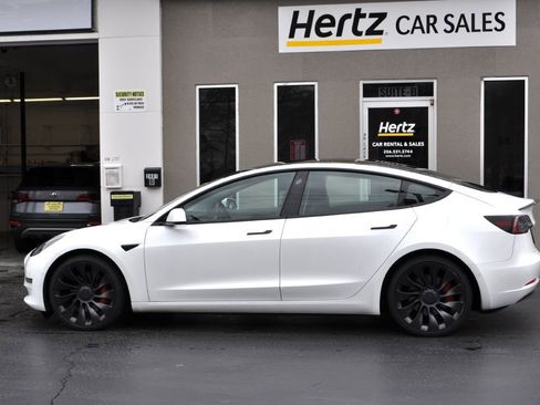 Used 2022 Tesla Model 3 Performance image 3