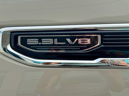 New 2026 GMC Sierra 1500 SLE image 8