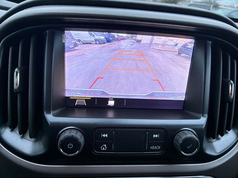 Used 2022 GMC Canyon AT4 w/ Trailering Package image 8