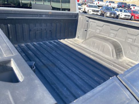 Used 2022 GMC Sierra 1500 AT4 w/ AT4 Preferred Package image 4