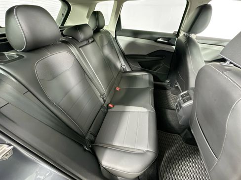 Used 2022 Volkswagen Taos SE image 25