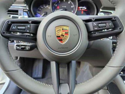 New 2025 Porsche Macan image 30