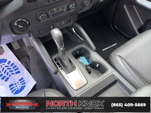 Used 2024 Nissan Frontier SV w/ Technology Package image 11