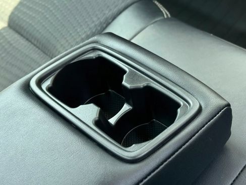 Used 2012 Toyota Camry SE FWD image 32