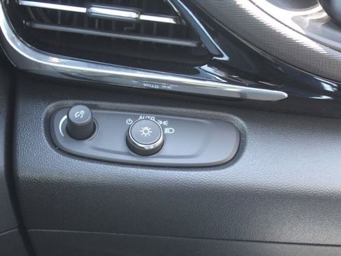 Used 2025 Buick Envista Avenir FWD image 25