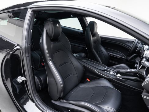 Used 2018 Ferrari GTC4Lusso image 37