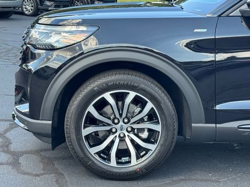 New 2025 Ford Explorer ST-Line w/ Premium Package image 40