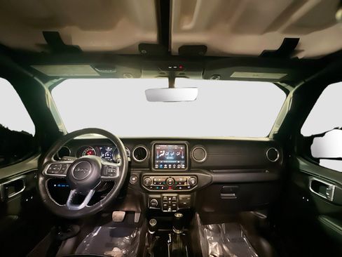 Used 2023 Jeep Wrangler Unlimited Sahara w/ Cold Weather Group AWD/4WD image 15