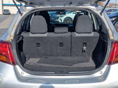 Used 2015 Toyota Yaris L image 25