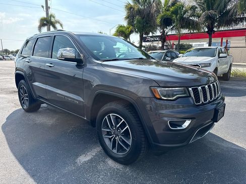 Used 2019 Jeep Grand Cherokee Limited w/ Luxury Group II AWD/4WD image 11