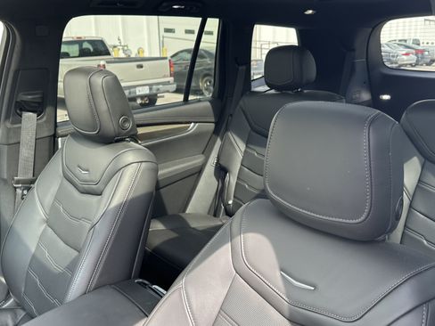 Used 2022 Cadillac XT6 Premium Luxury w/ Platinum Package AWD/4WD image 18