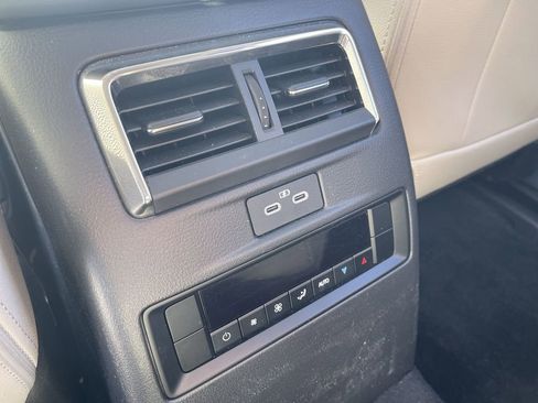Used 2024 MAZDA CX-90 Plug-In Hybrid w/ Preferred AWD/4WD image 39