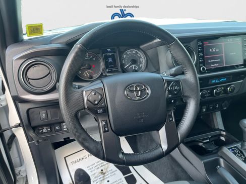 Used 2023 Toyota Tacoma TRD Sport AWD/4WD image 15