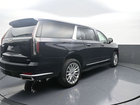 Used 2024 Cadillac Escalade ESV Premium Luxury image 7