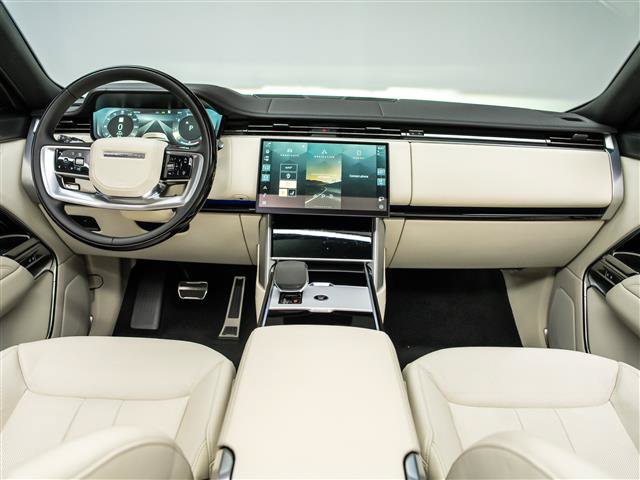 Used 2025 Land Rover Range Rover Long Wheelbase SE AWD/4WD image 18