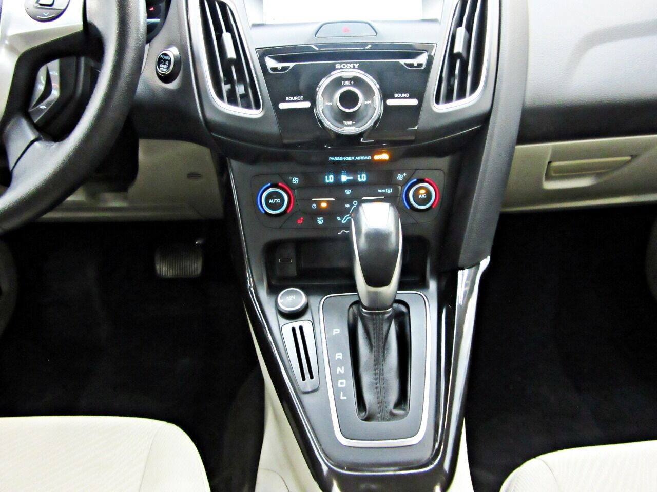 Used 2016 Ford Focus Electric Hatchback FWD image 23