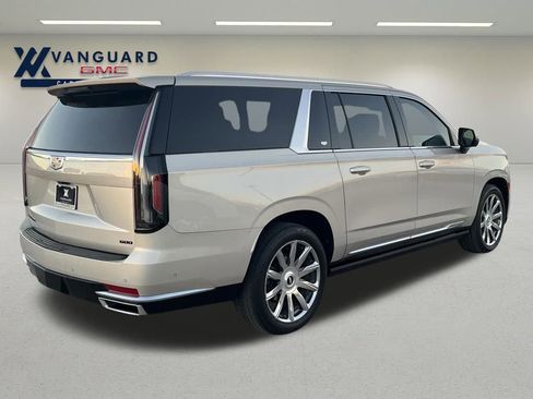 Used 2022 Cadillac Escalade ESV Premium Luxury Platinum image 8