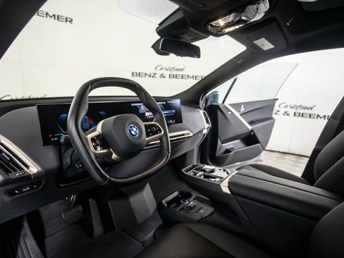 Used 2023 BMW iX xDrive50 w/ Sport Package image 19