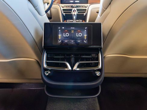 New 2026 Bentley Flying Spur V8 AWD/4WD image 26