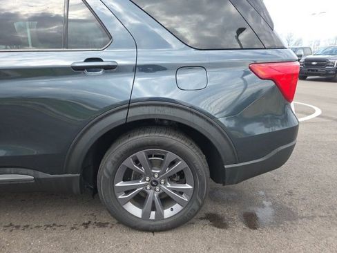 Used 2022 Ford Explorer XLT w/ Equipment Group 202A AWD/4WD image 17