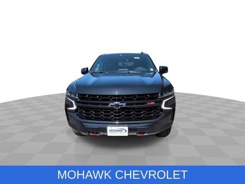 Used 2023 Chevrolet Suburban Z71 w/ Luxury Package AWD/4WD image 3