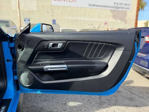 Used 2017 Ford Mustang Premium image 26